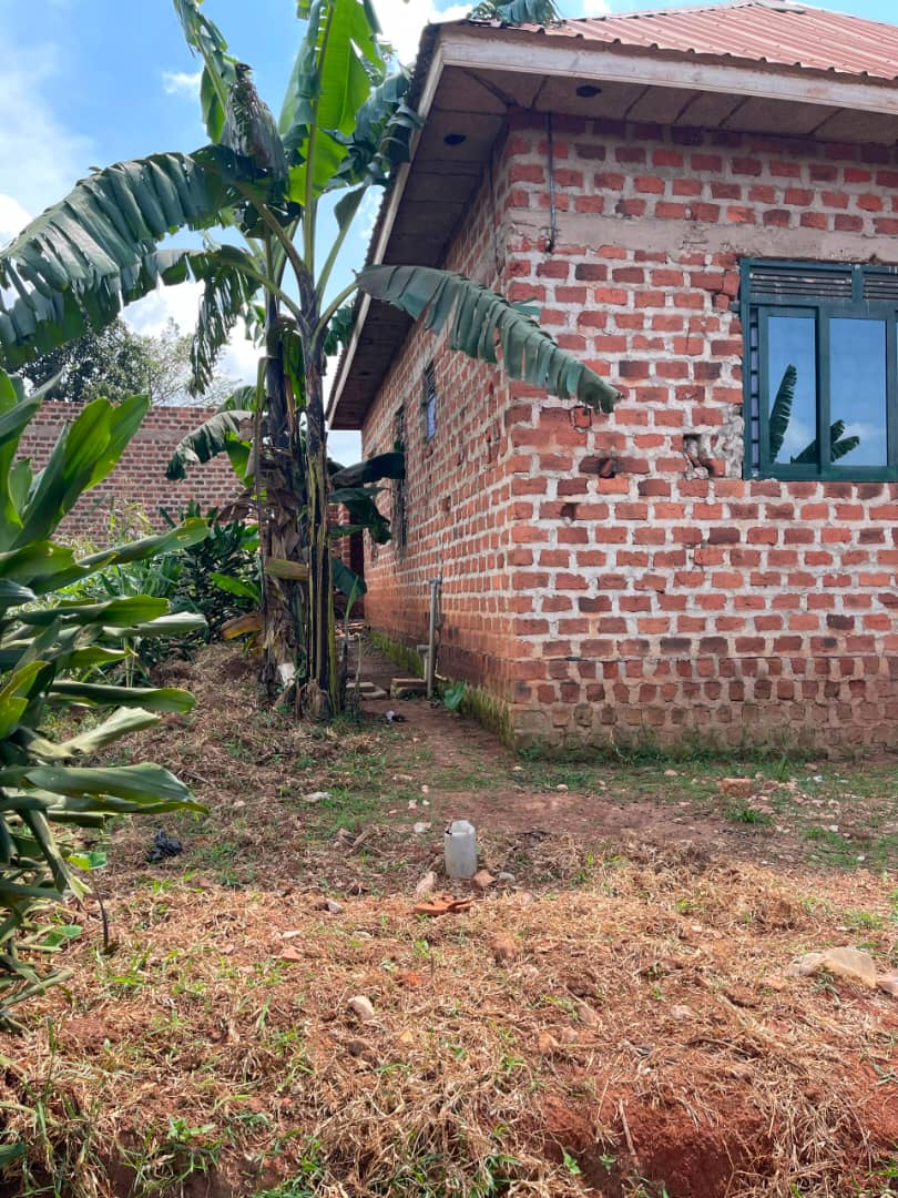 HOUSE ON QUICK SALE 75M IN MATUGGA KIRYAGONJA
